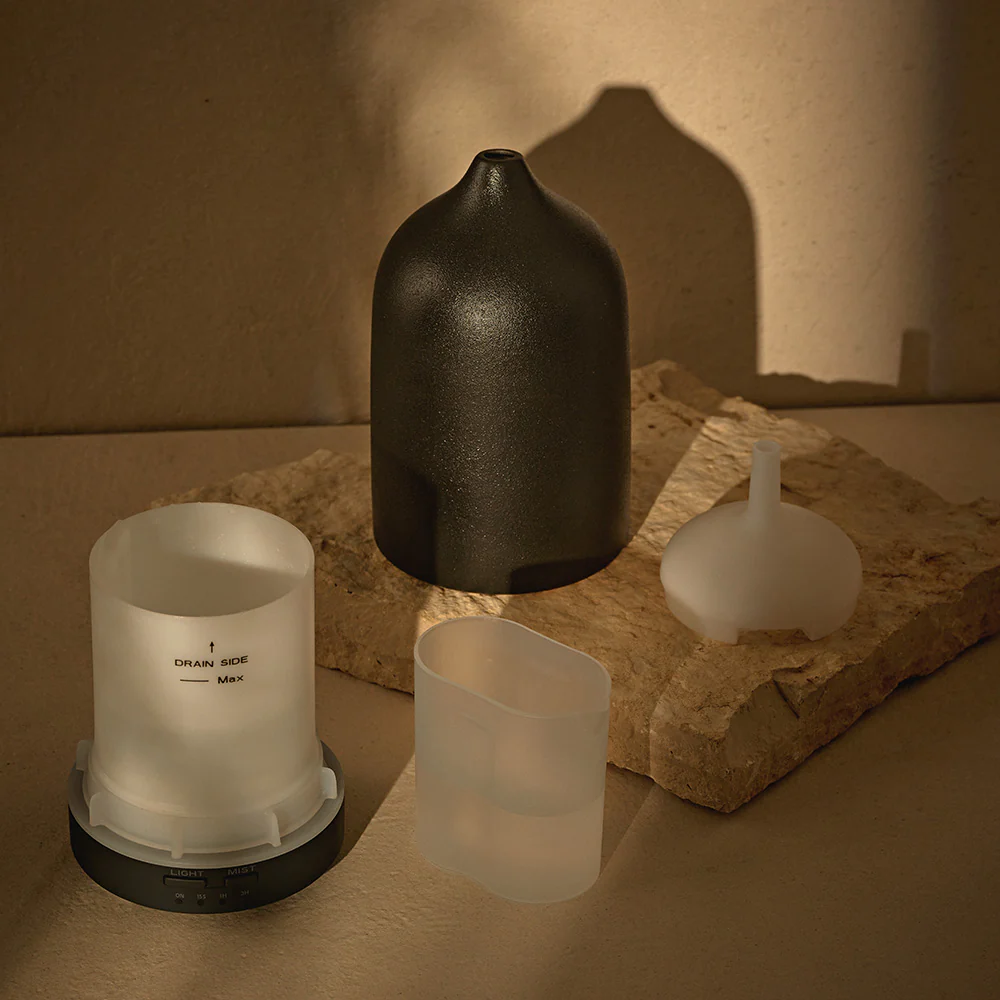 SENTIRE_difuzor_crni_2_ulja_2-1000px_38edf7b4-f7fd-4052-8c73-7b8f0cc30f28